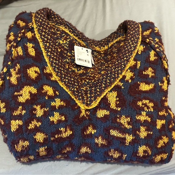 Free People Little Animal Sweater Size: Medium Color: Blue Fig - Picture 8 of 8